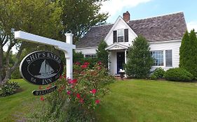 Ship'S Knees Inn